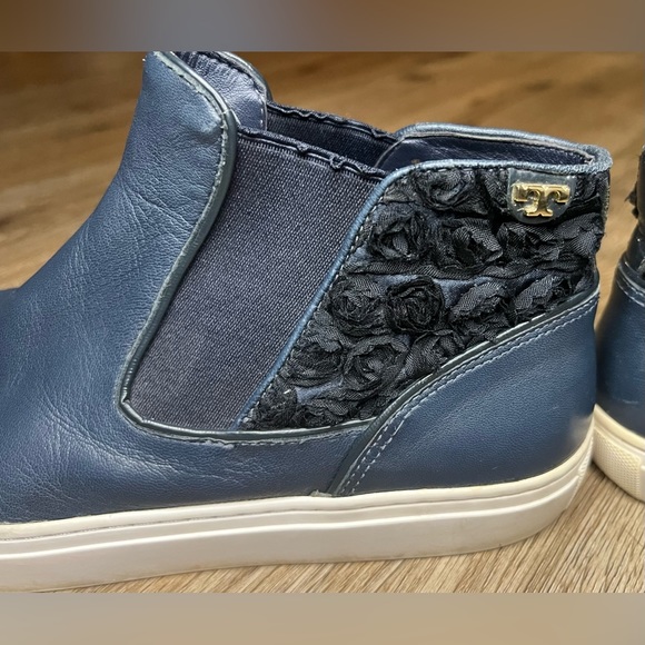 Tory Burch Rosette High Top Sneakers Navy Blue Leather Size 9 Ankle Booties - Picture 4 of 15